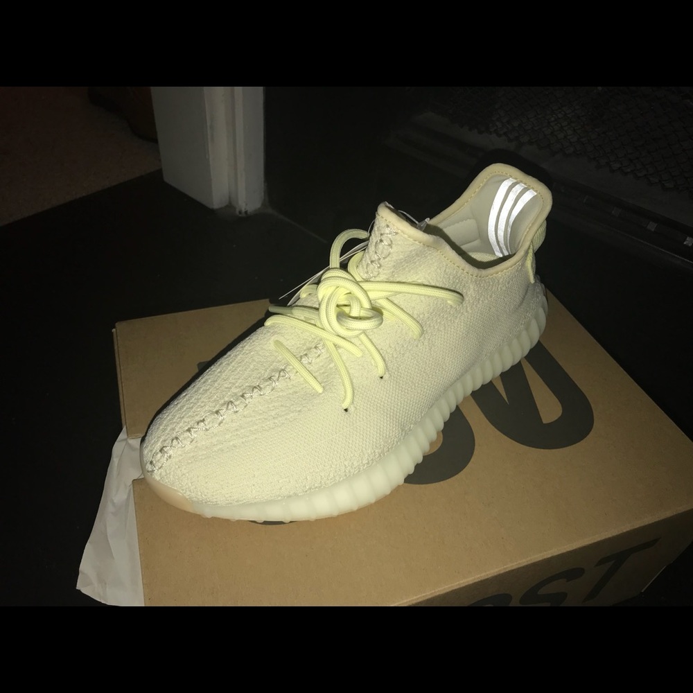 YEEZY “ butter” shoes 8 men/ 10 w